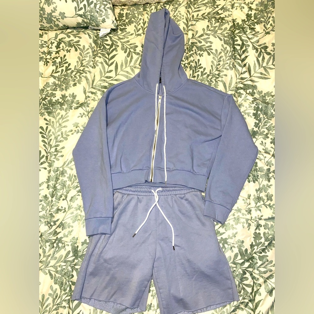 Forever 21 Two Piece Set 🦋🥏🌀